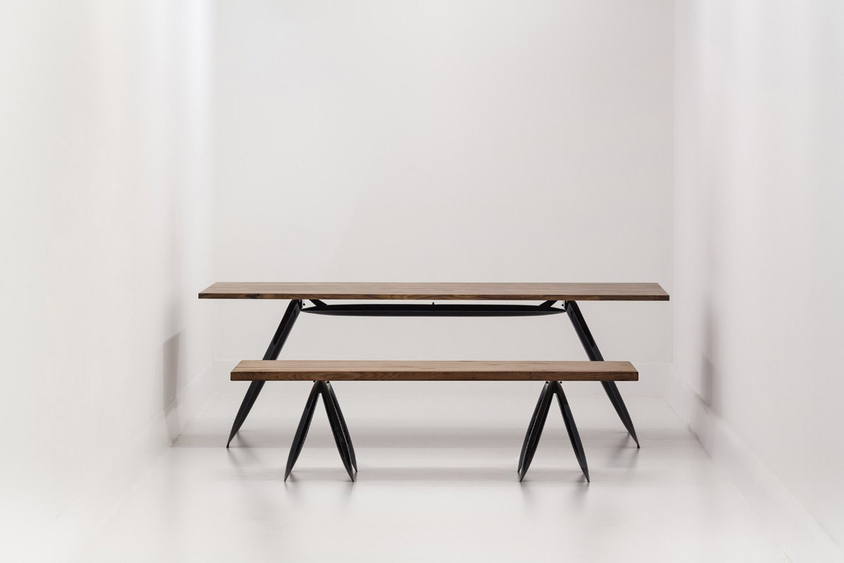 Nogi-fidu-table